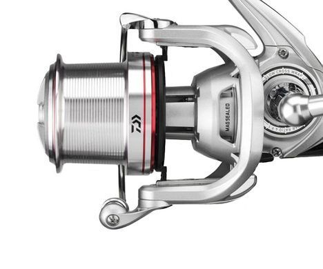 Котушка Daiwa 18 Emblem Surf 35 SCW QD